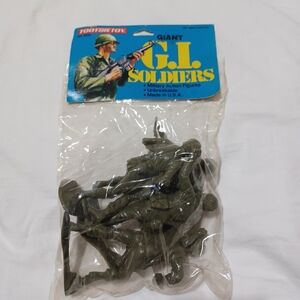 Tootsie Toy 1990 Giant G.I. Soldiers #6035 Military Action Figures Made In USA